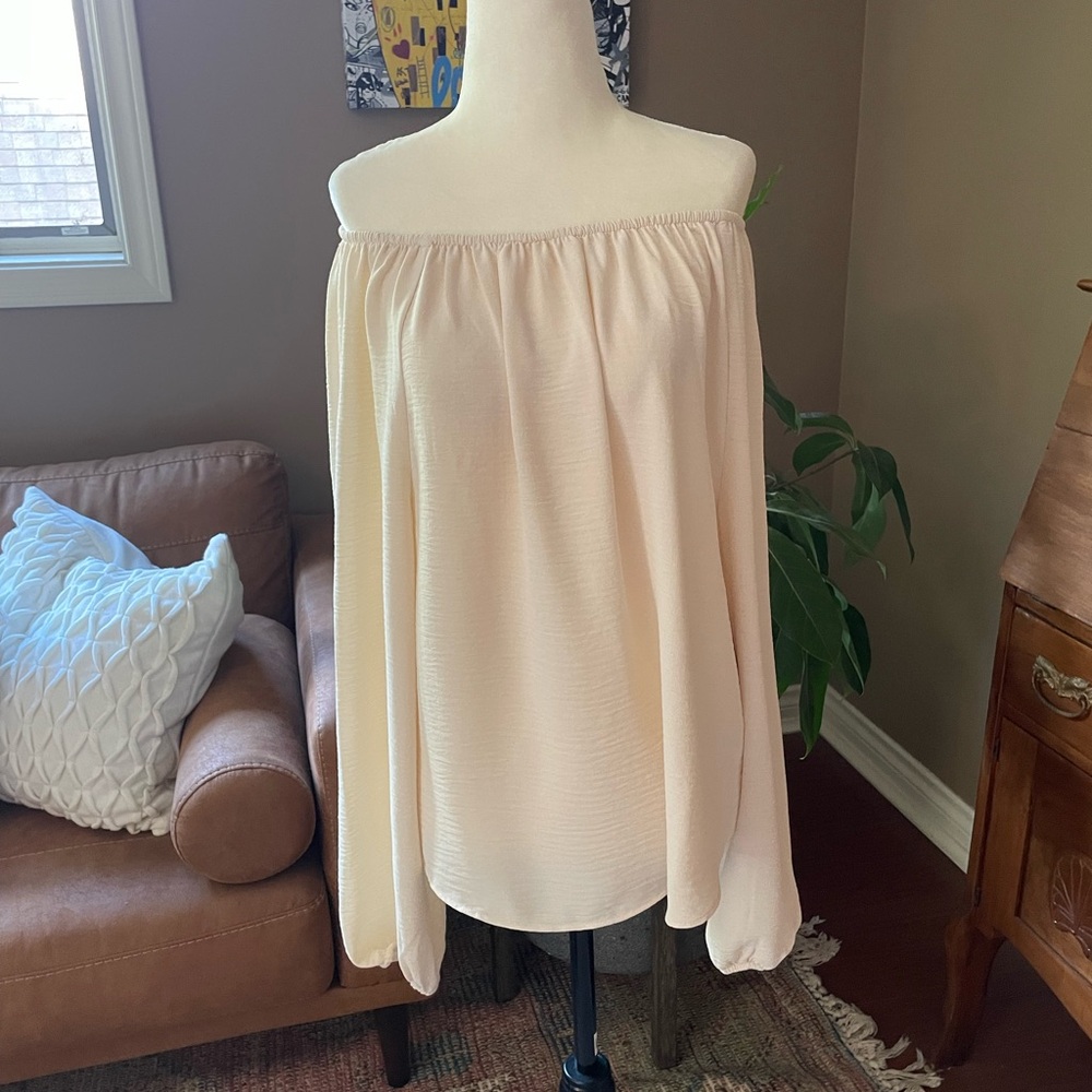 RW&CO. Cream Off the Shoulder Blouse